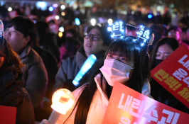 20241210-윤석열 비상계엄 선포 규탄-창원시청 광장KZ9_3025-38897.jpg