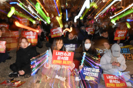 20241209-1윤석열 비상계엄 규탄-창원시청 광장KZ9_2303-38781.jpg