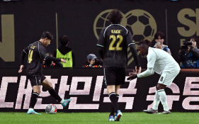 스포츠 축구 이동근 (2).jpg