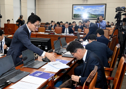 10월뉴스 배정한 05.jpg