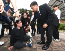 사과하는 아리셀 대표 (16) - 복사본.JPG