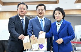 4월 뉴스 홍기웅(3) 김부겸, 김동연 내외.JPG