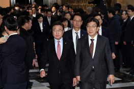 특집계엄령구윤성45.jpg