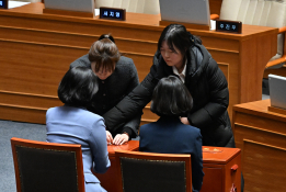 특집계엄령 이새롬 10.jpg