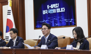 APEC 준비상황 점검하는 김민석 국무총리.jpg