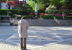 명동성당, 조문을 기다리는 추모객.jpg